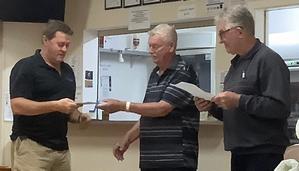 Craig (Bluey) Flanigan receiving his Singles Championship Award