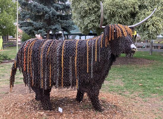 Cow (or perhaps bull) sculture, mainly from chain
