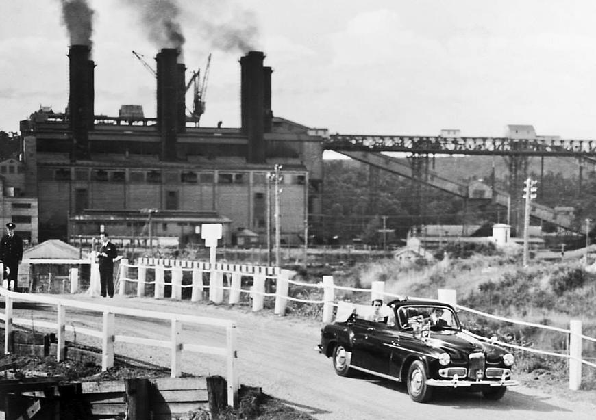 The Royal Tour of 1954 - Touring Yallourn